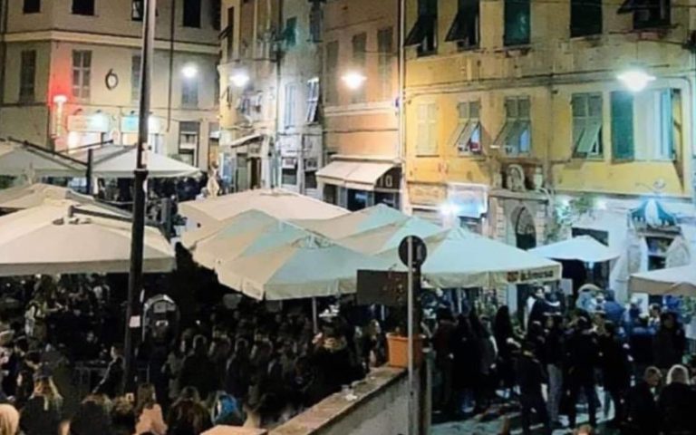 Piazza delle Erbe, Genoa Old Town